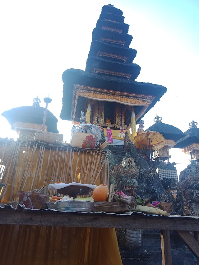 Desa Adat Tegallinggah